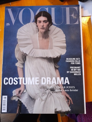 New vogue august daisy - vogue,